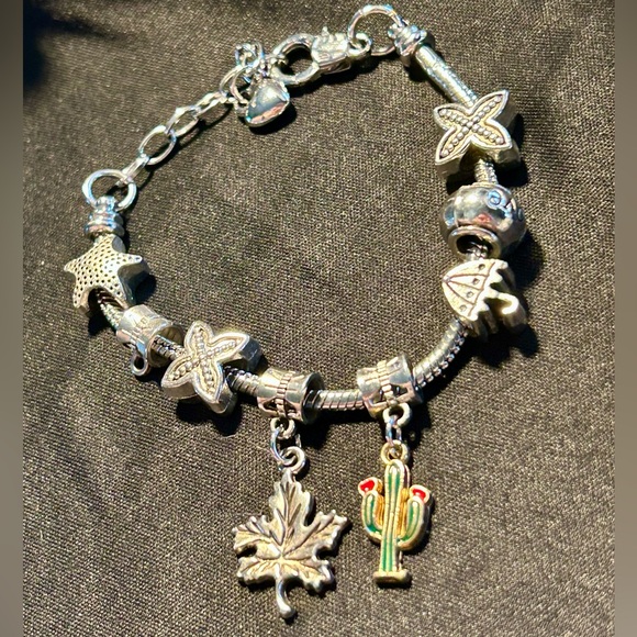 925 Sterling Silver Whimsical Charm Bracelet Star Maple Cactus Umbrella & Clover - Picture 7 of 11